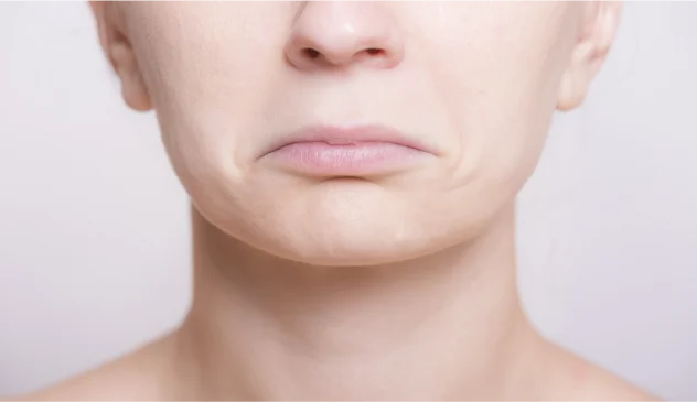 歯の痛みを気にする様子